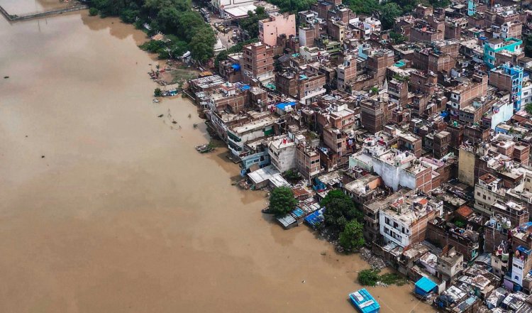 मध्य प्रदेश के गुना में नदी में फंसे 11 लोगों को बचाया गया