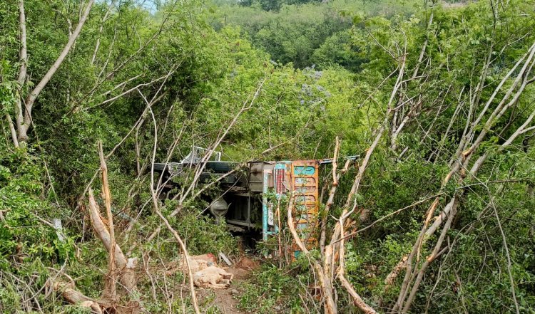 अरुणाचल प्रदेश में ट्रक खाई में गिरने से तीन सैन्यकर्मी मारे गए, कई अन्य घायल
