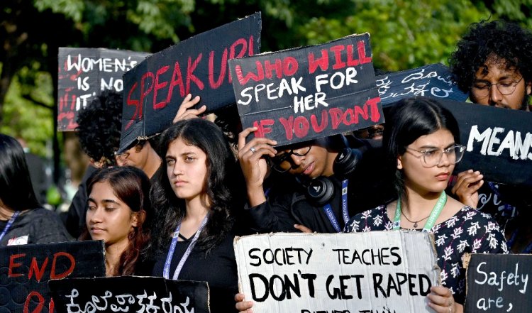 'लड़कियों के शौचालय में सीक्रेट कैमरा लगाकर बनायी वीडियो, फिर लड़कों के पूरे होस्टल में बांटी', इंजीनियरिंग कॉलेज कांड के बाद विरोध प्रदर्शन तेज