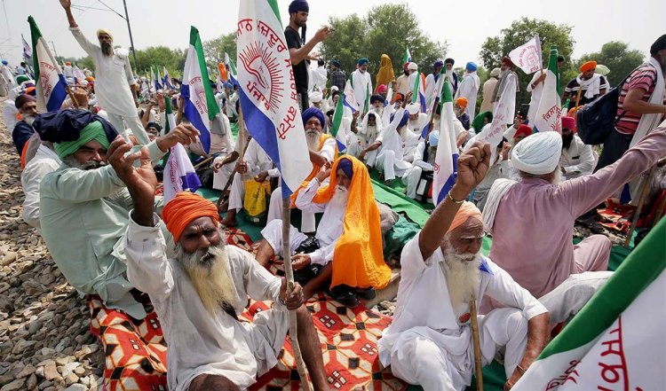 Prabhasakshi NewsRoom: Modi किसानों को कितने भी फायदे पहुँचाते रहें, राजनीति कर रहे किसान संगठन सरकार के विरोध में भ्रम फैलाते रहेंगे