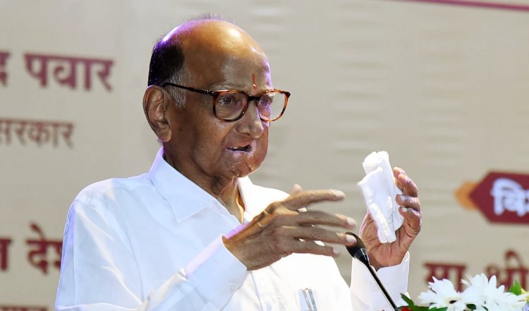 भ्रष्टाचार के कारण गिरी शिवाजी महाराज की प्रतिमा: शरद पवार