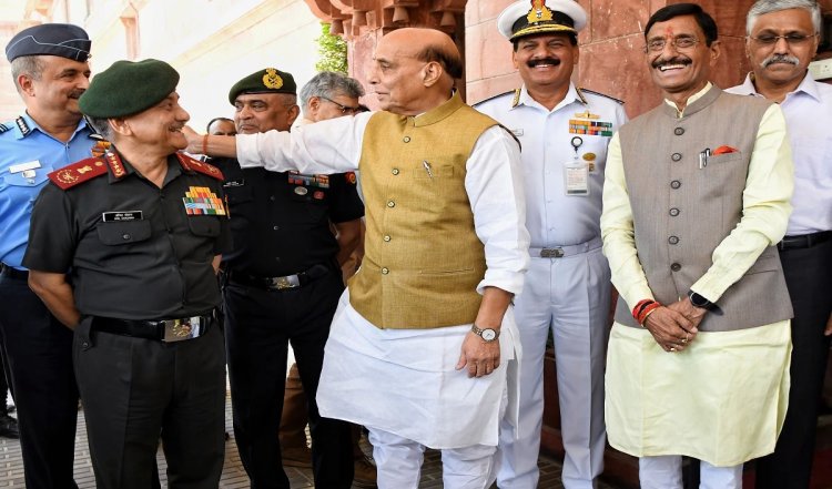 लखनऊ में 2 दिवसीय संयुक्त कमांडर सम्मेलन से तय होगा थियेटर कमांड का रोडमैप, CDS चौहान और रक्षा मंत्री करेंगे शिरकत