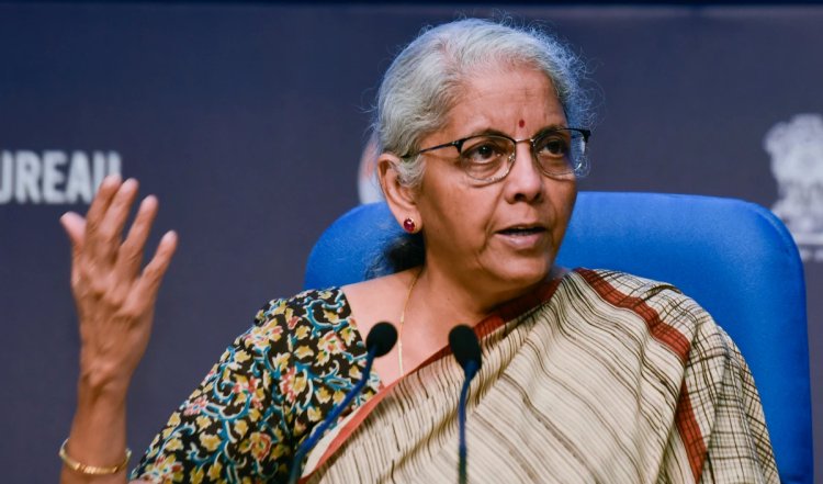 GST on Health Insurance: जीएसटी परिषद जीवन और स्वास्थ्य बीमा प्रीमियम पर कर की दरें कम कर सकती है: रिपोर्ट