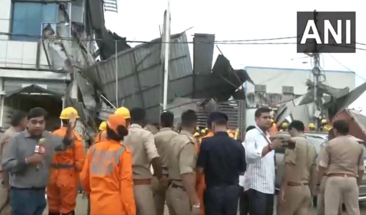Lucknow: ट्रांसपोर्ट नगर में गिरी इमारत, 20 लोगों को बचाया गया, 4 की गई जान