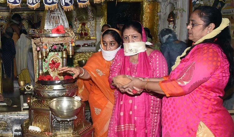 क्षमा की धरती को उर्वरा बनाते हैं मैत्री के फूल