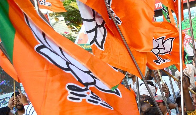 Jammu-Kashmir में BJP ने कई बड़े नेताओं के टिकट काटने का साहस तो दिखा दिया मगर अब असंतोष को थामना मुश्किल हो रहा है