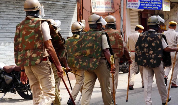 Ganesh Pandal Stone Pelting | गुजरात में 'गणेश पंडाल' पर पथराव की एक और घटना हुआ, कोटडा जादोदर में 7 गिरफ्तार