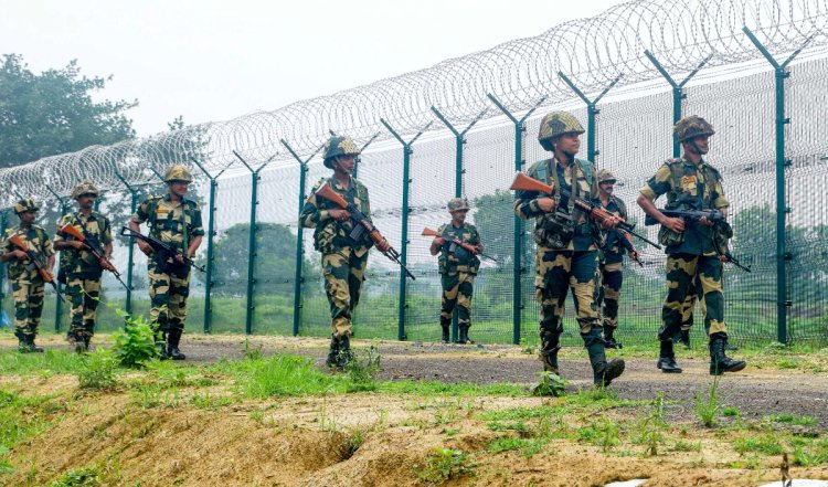 जम्मू में LOC के पास पाकिस्तान ने किया संघर्ष विराम का उल्लंघन, बीएसएफ का एक जवान घायल: रिपोर्ट