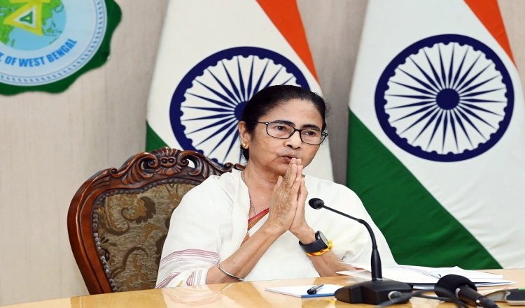 Kolkata rape-murder case: प्रदर्शनकारी डॉक्टरों से मिलने पहुंचीं ममता, कहा- मेरी रातों की नींद उड़ गई है