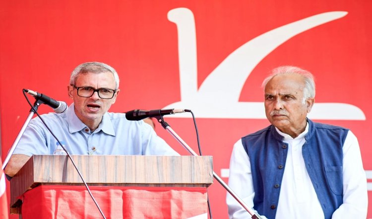 370 पर 5 जजों की बेंच का फैसला पलटवाएंगे उमर अब्दुल्ला, मगर कैसे? कर दिया बड़ा दावा