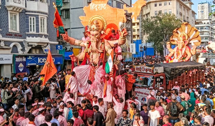 Video | महाराष्ट्र गणपति विसर्जन: मस्जिद के पास गणेश जी मूर्ति पर फेंके गये पत्थर, मिनटों में फैल गया सांप्रदायिक तनाव, क्यों रची गयी साजिश?