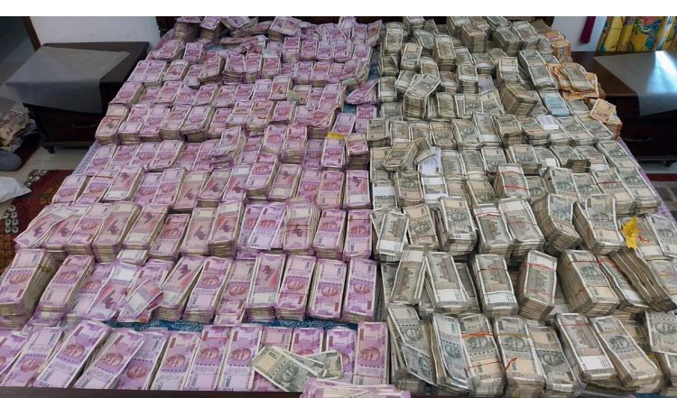 फरीदाबाद में तीन वाहनों से 2.5 करोड़ रुपये से अधिक नकदी जब्त