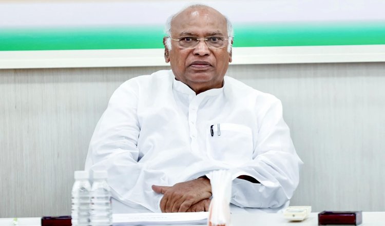 'राहुल गांधी के खिलाफ हुईं अपमानजनक टिप्पणियां', खड़गे बोले- BJP-RSS के खिलाफ आंदोलन शुरू करेगी कांग्रेस