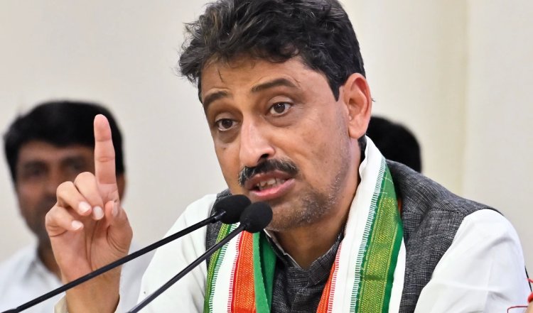 कांग्रेस से जुड़े मुस्लिम नेताओं ने सांसद से मुलाकात कर वक्फ संशोधन विधेयक के खिलाफ ज्ञापन सौंपा