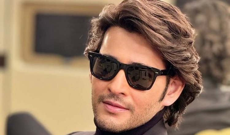 तेलुगू स्टार Mahesh Babu ने तेलंगाना के सीएम से मुलाकात की, बाढ़ राहत के लिए 50 लाख रुपये का चेक सौंपा