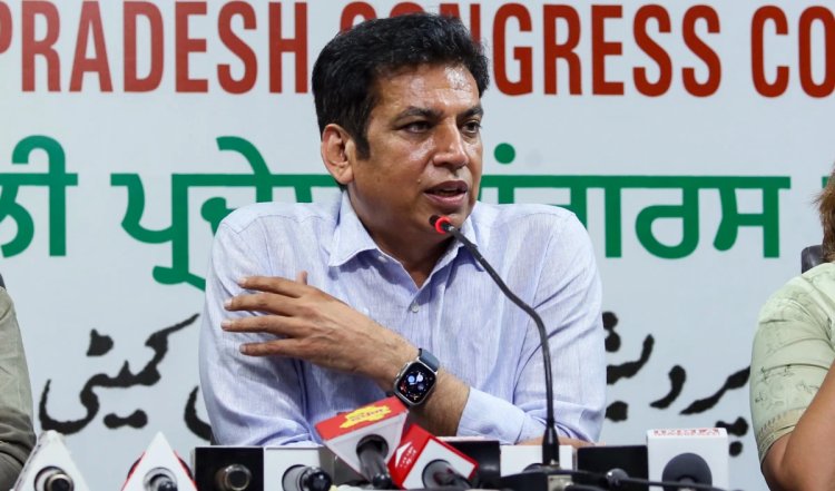 AAP द्वारा केजरीवाल की तुलना भगवान राम से करने पर भड़की कांग्रेस, देवेन्द्र यादव बोले- अजीब खेल चल रहा