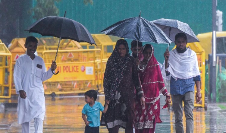 दिल्ली में हल्की बारिश के आसार, न्यूनतम तापमान 26.8 डिग्री सेल्सियस दर्ज