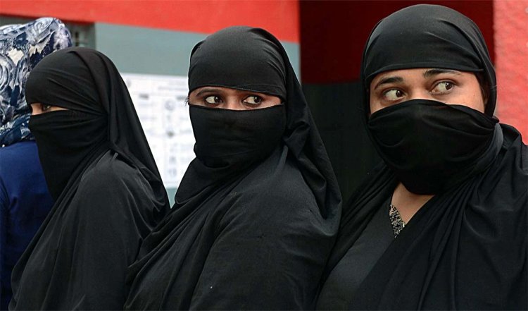 थम नहीं रहे हैं एक बार में तीन तलाक के मामले