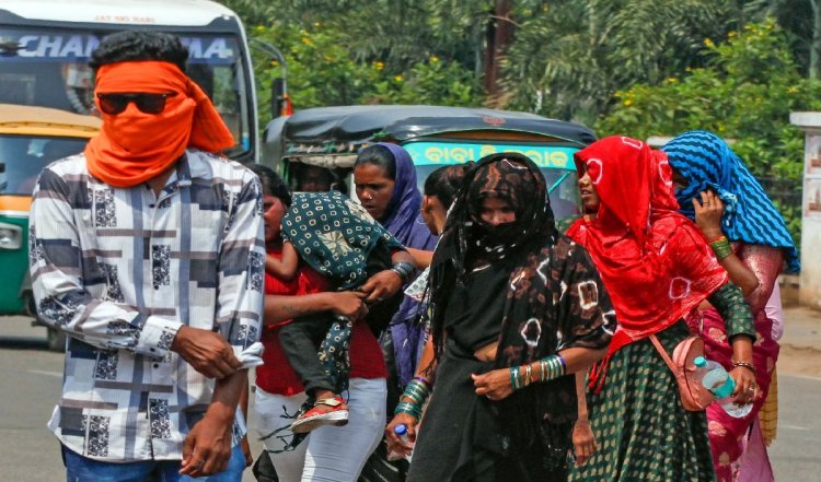 Weather Update : मानसून की बारिश खत्म, दिल्ली में उमेश भरी गर्मी लौटी, ऐसा है मौसम का हाल