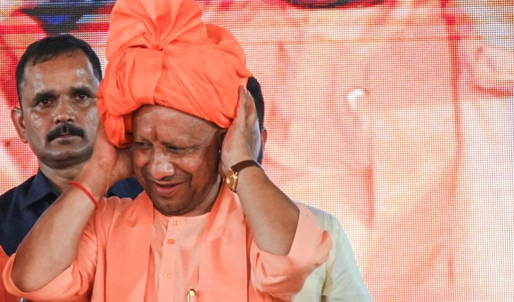 मुख्यमंत्री योगी आदित्यनाथ ने गोरखनाथ मंदिर में कलश स्थापना की