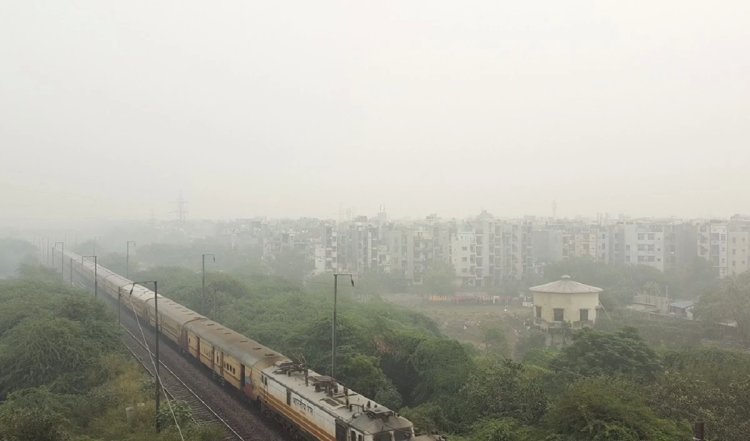Delhi Pollution| दिल्ली में गया मॉनसून, बढ़ने लगा प्रदूषण, 400 के करीब हुआ AQI