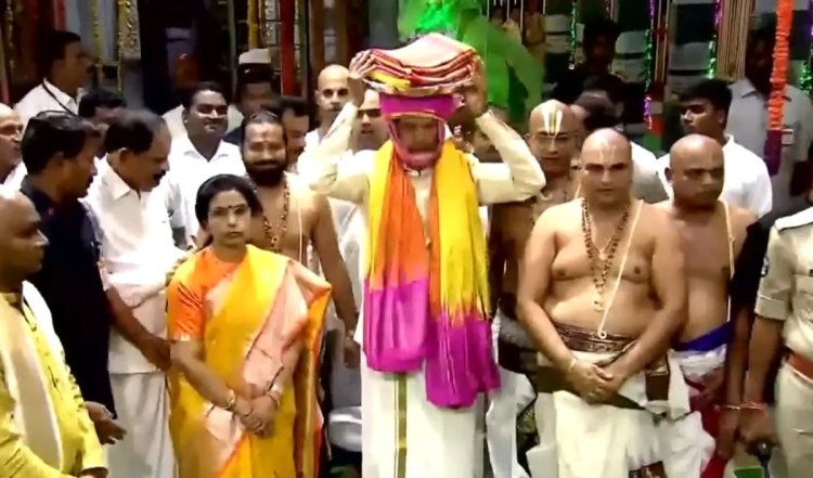 तिरुमाला में ब्रह्मोत्सव की आध्यात्मिक शुरुआत! मंदिर में क्यों चढ़ाया जाता है पट्टू वस्त्रम? Chandrababu Naidu ने 14वीं बार भगवान को समर्पित की ये खास भेंट