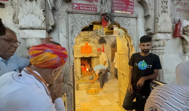 केंद्रीय मंत्री भागीरथ चौधरी ने किए माँ करणी के दर्शन, की देश प्रदेश में सुख-समृद्धि व खुशहाली की कामना