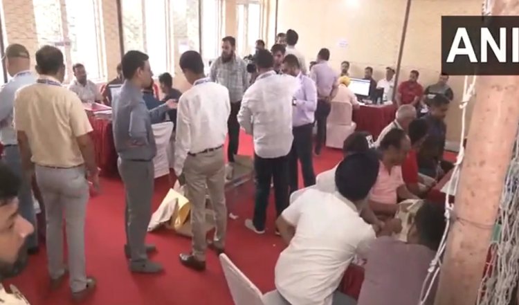 हरियाणा और जम्मू-कश्मीर में वोटों की गिनती जारी, शुरुआती रुझानों में भाजपा और कांग्रेस गठबंधन के बीच कांटे की टक्कर