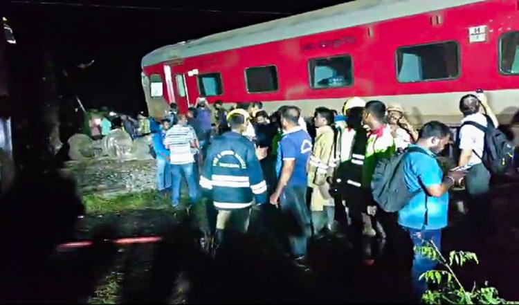 Mysuru-Darbhanga Train Accident: दुर्घटनाग्रस्त एक्सप्रेस ट्रेन के यात्री विशेष ट्रेन से दरभंगा रवाना, रेलवे ने दिए जांच के आदेश